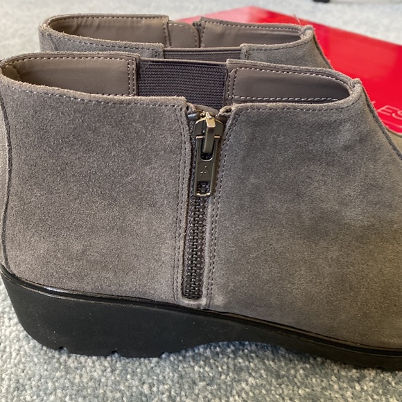 COPY - Aerosoles grey short boots - Picture 4 of 6